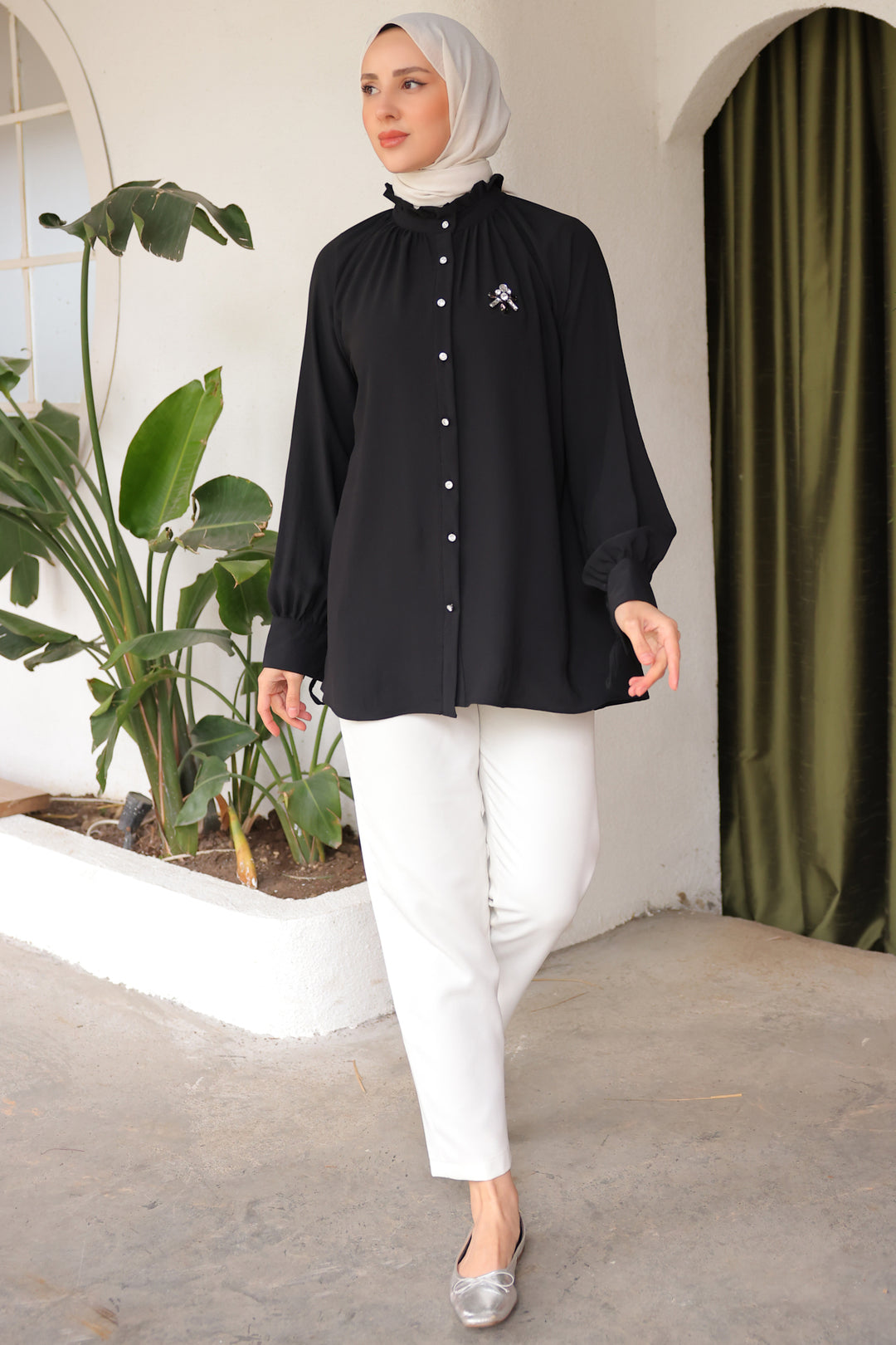 BNG Women Brooch Shirt Black - Clermont