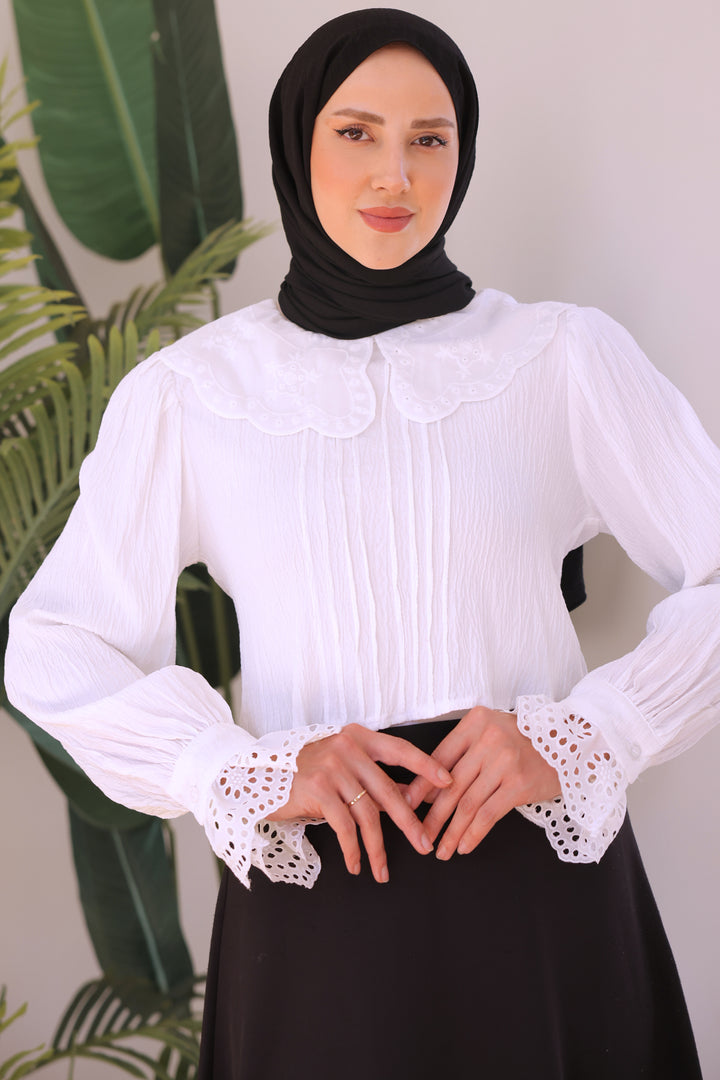 قميص BNG نسائي بياقة أطفال وأكمام قصيرة باللون الأبيض - كليرمونت