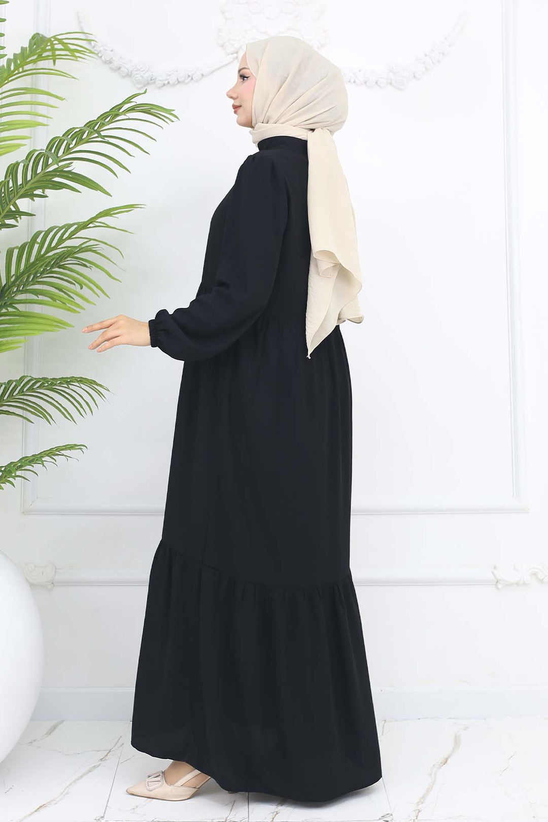 BNG Women Pleated Detailed Zippered Abaya Black 1008 - Uruapan