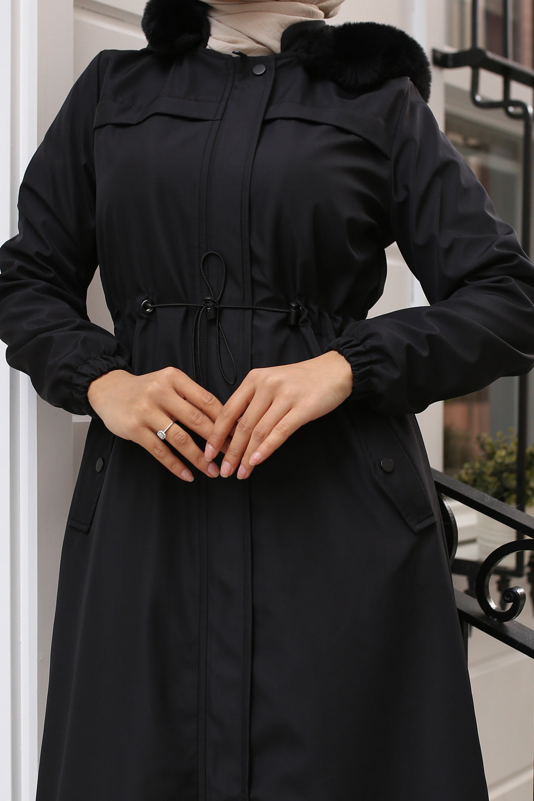 BNG Women Long Bonded Coat with Plush Lining and Fur Collar Black - Herten