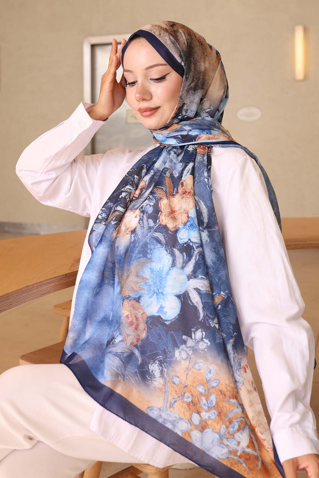 BNG Women Patterned Scarf Navy Frt105 - San Angelo