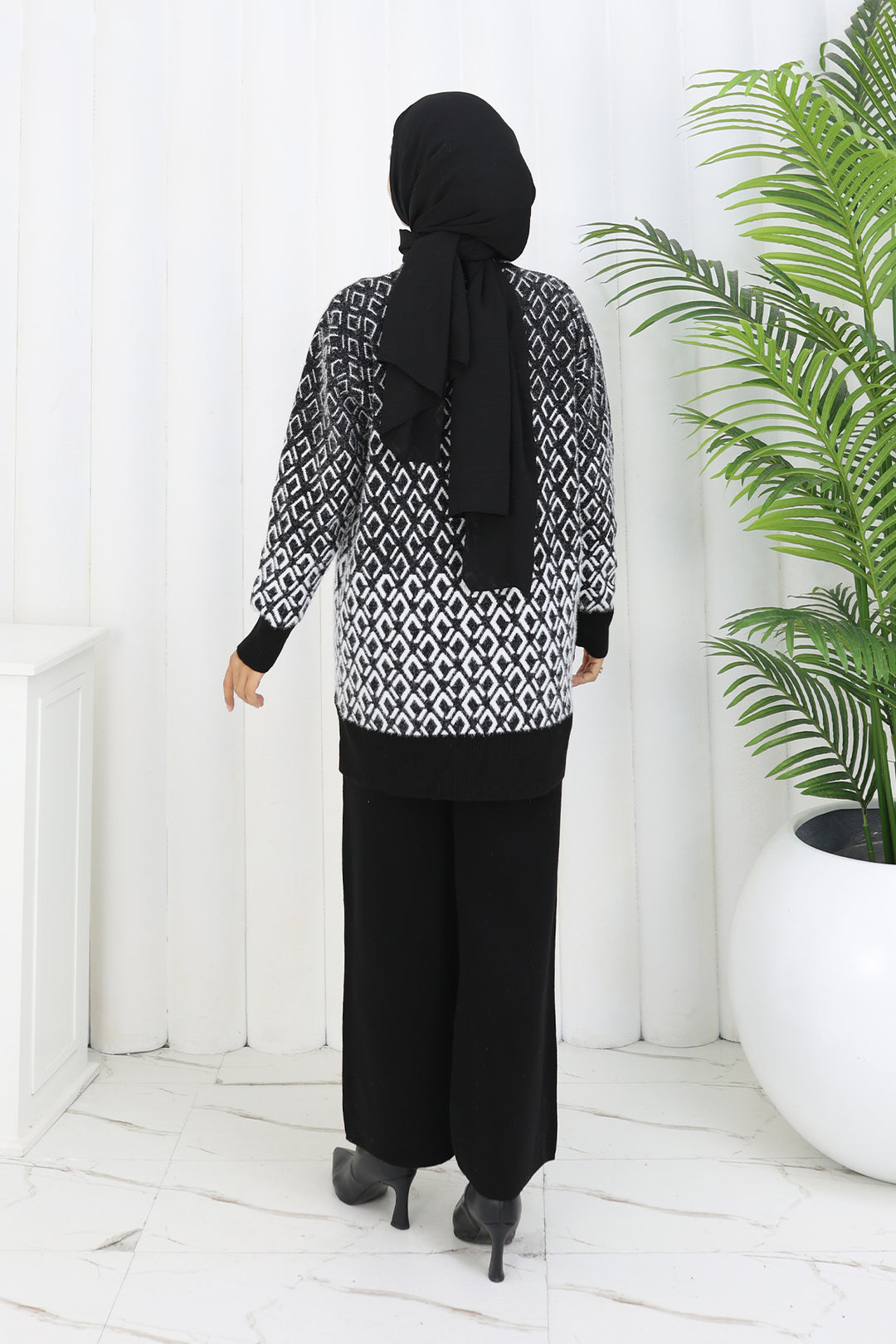 BNG Women Patterned Knit Cardigan Set S1044 Black - Playa del Carmen