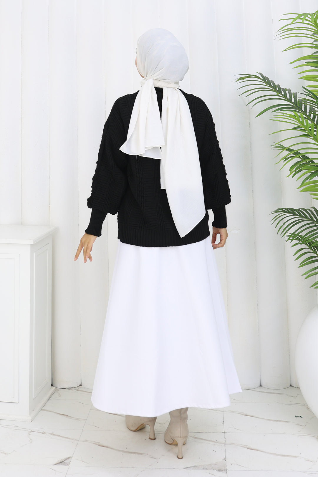 BNG Women Ponponlu Triko Hırka S4002 Siyah - Beverly