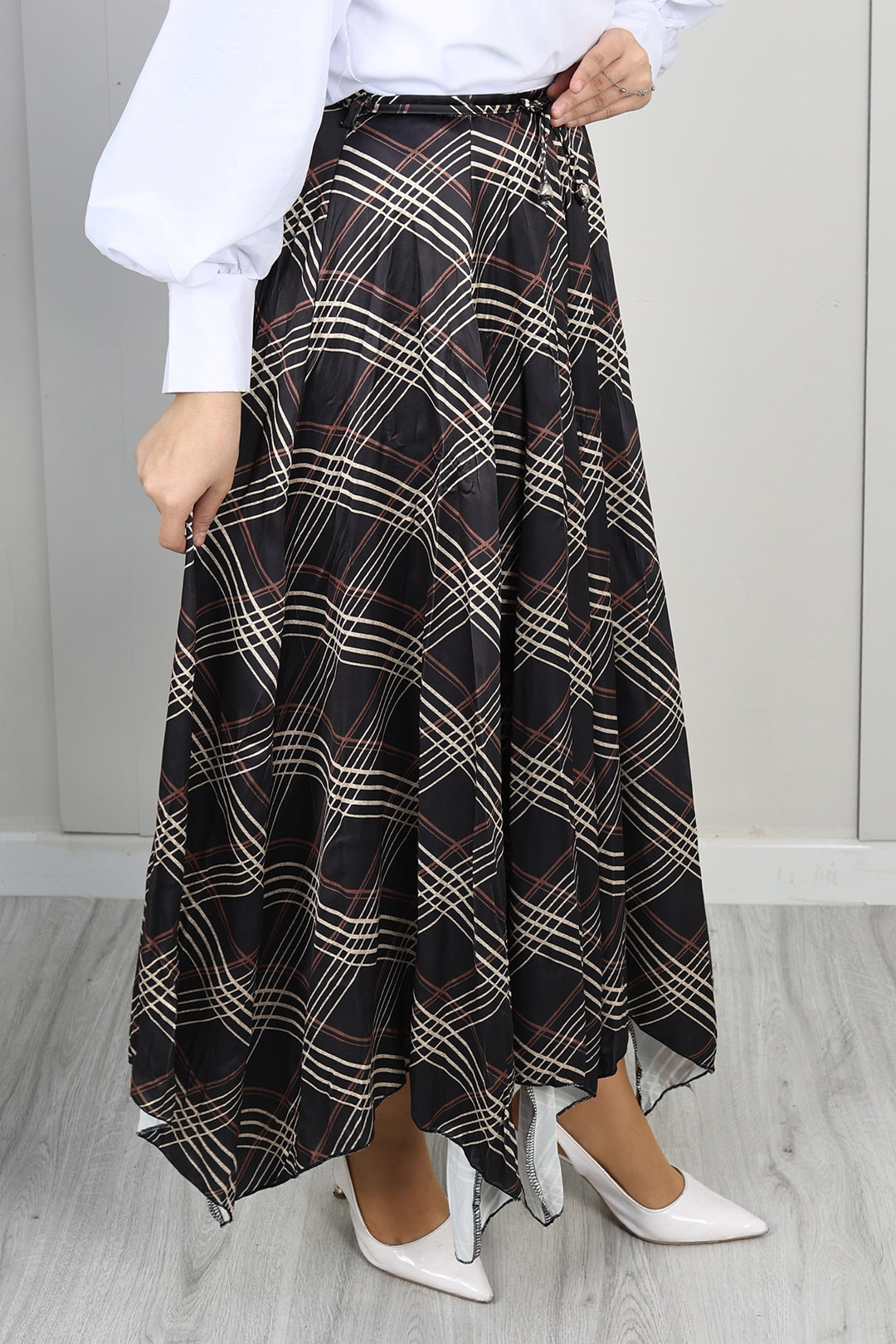 BNG Women Ekoseli Asimetrik Etek A60689 Siyah - Sudbury