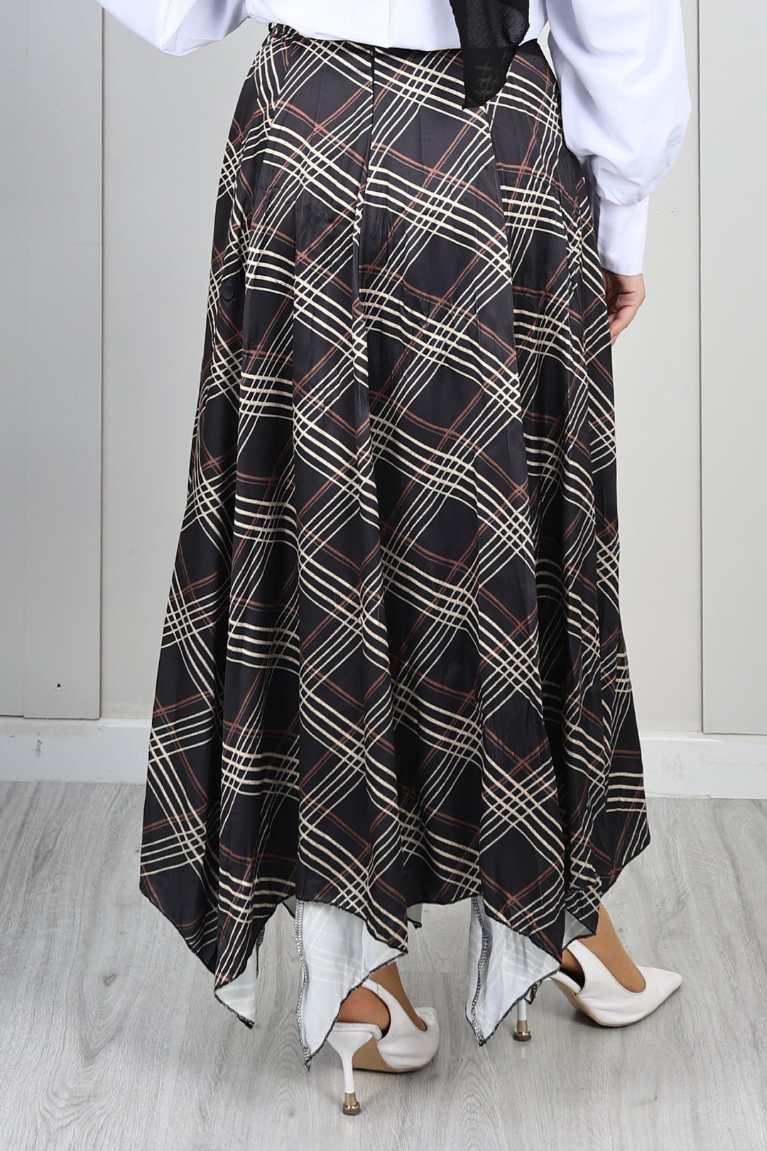 BNG Women Ekoseli Asimetrik Etek A60689 Siyah - Sudbury