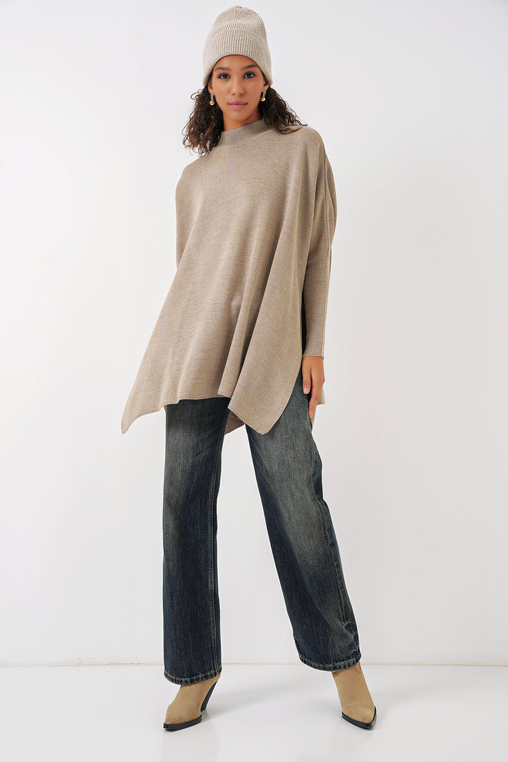 BGD Women Slit Poncho Sweater - Beige - Barcellona-Pozzo di Gotto