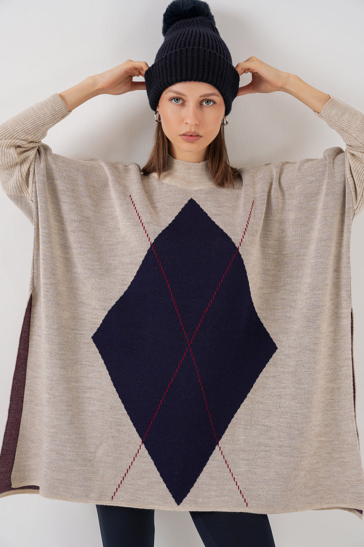 BGD Women Slit Poncho Sweater - OFF-WHITE - Aalst