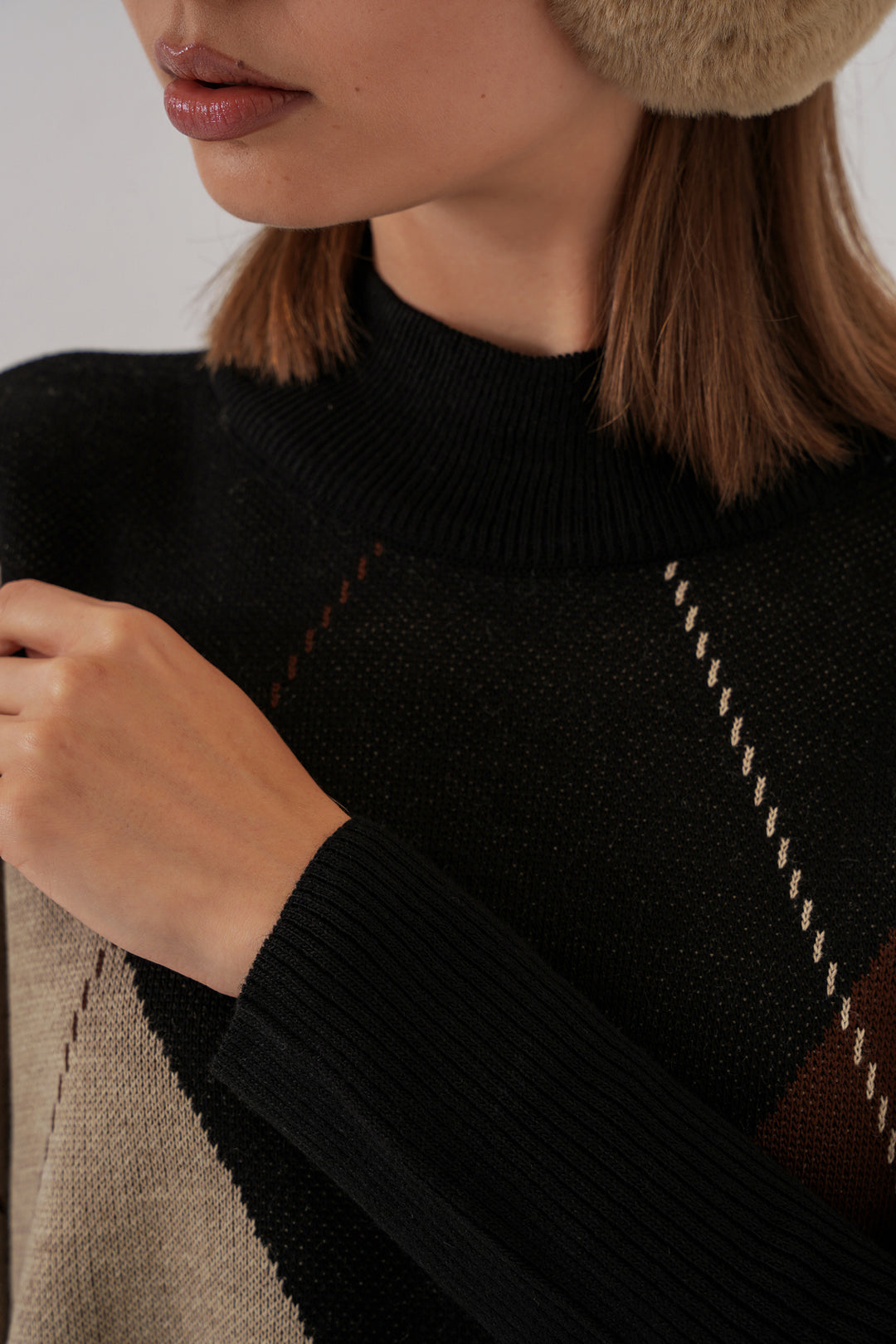 BGD Women Slit Poncho Sweater - Charcoal Black - Montemorelos