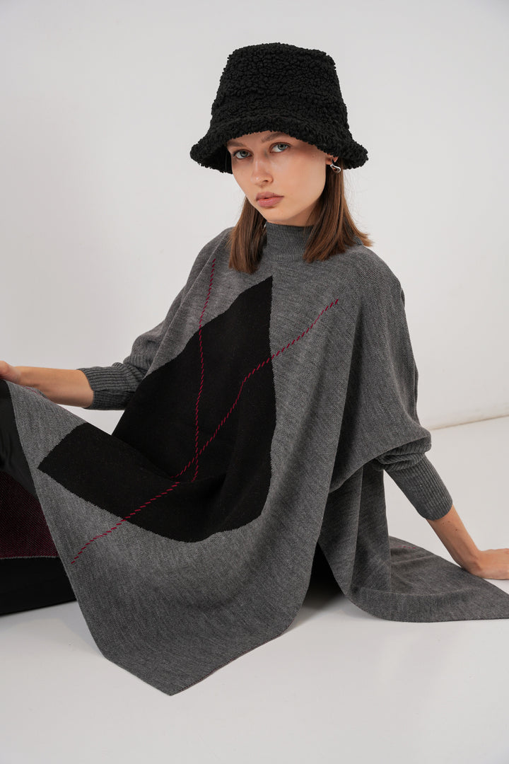 BGD Women Slit Poncho Sweater - V. Anthracite - San Martin Texmelucan de Labastida
