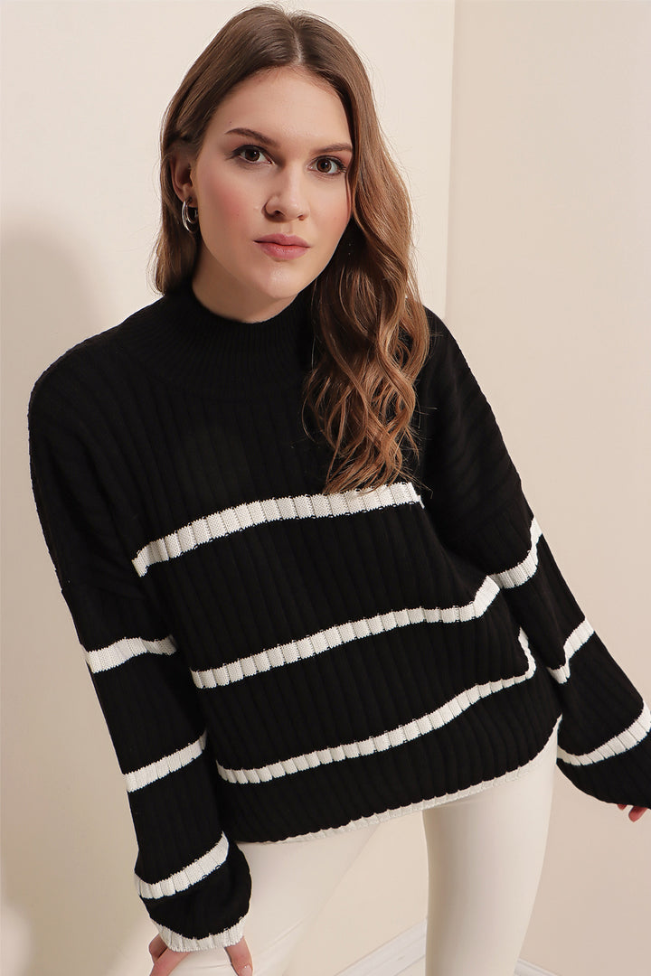 BGD Women Striped Oversized Fisherman's Sweater - Black - Soria