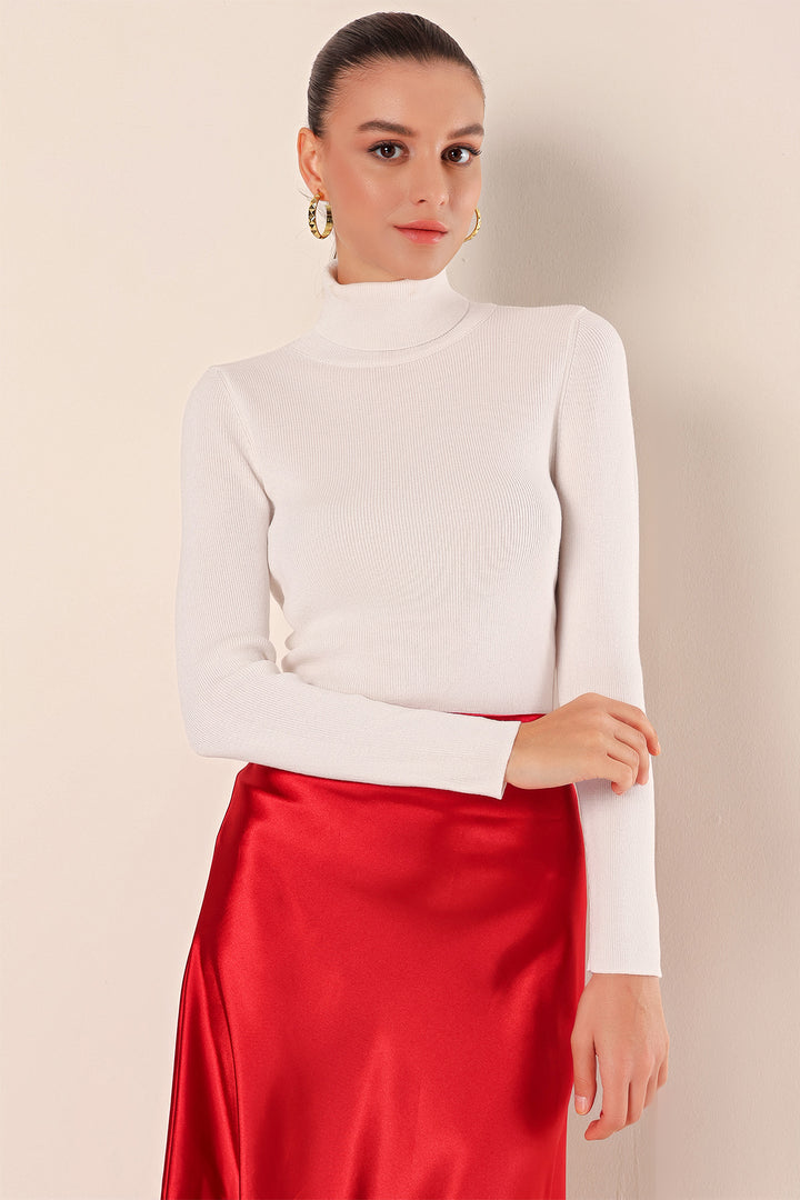 BGD Women Turtleneck Sweater - White - Backnang