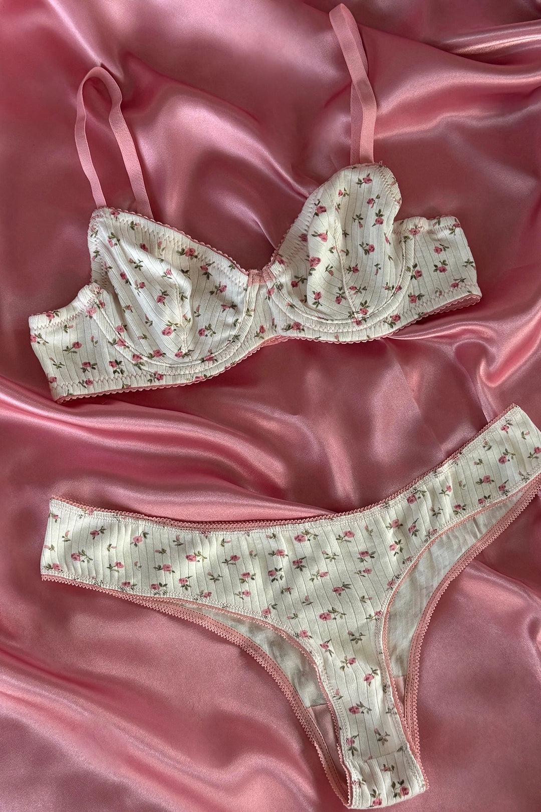 EYY Women Pembe Çiçek Desenli İç Çamaşırı - Cleethorpes