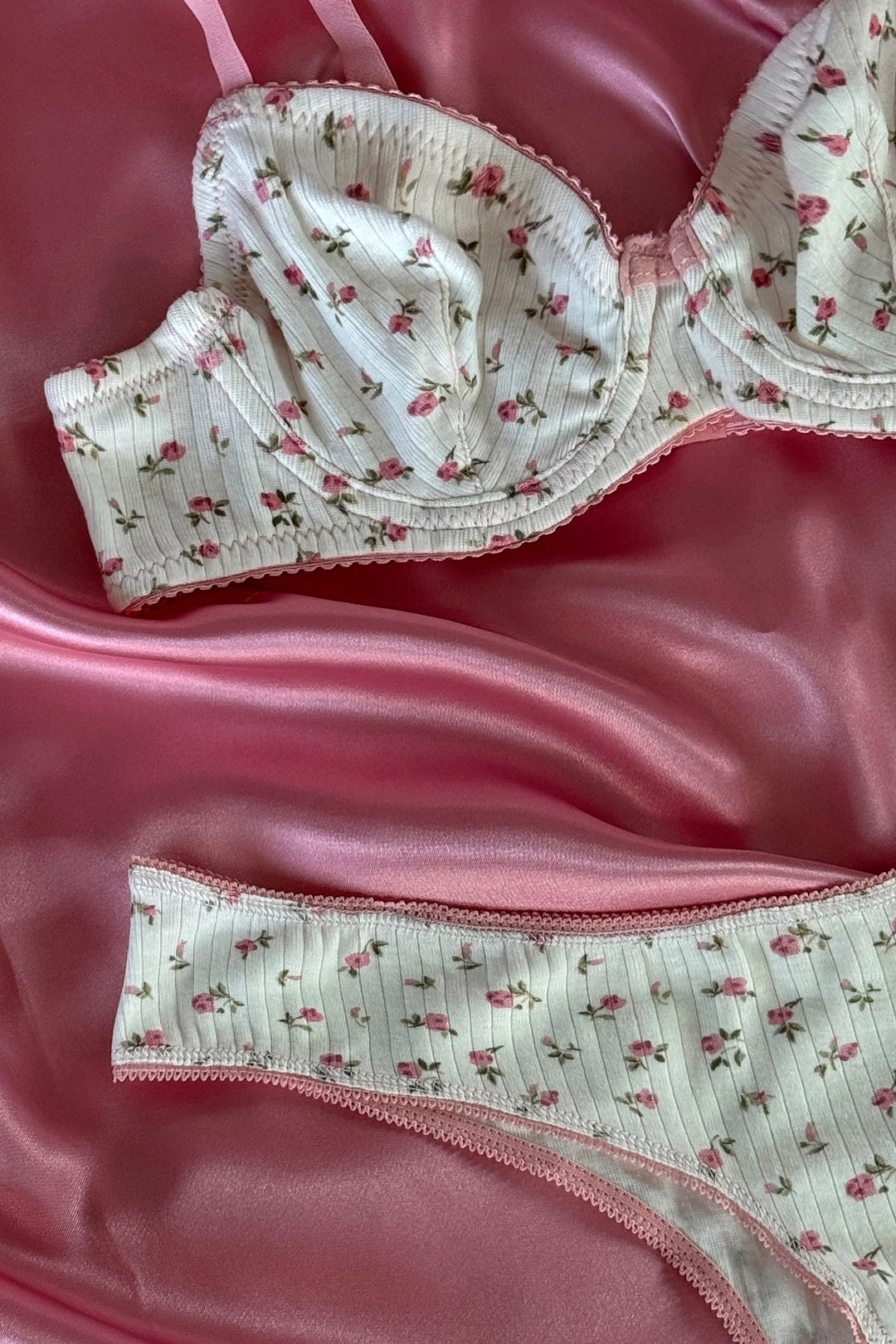 EYY Women Pembe Çiçek Desenli İç Çamaşırı - Cleethorpes
