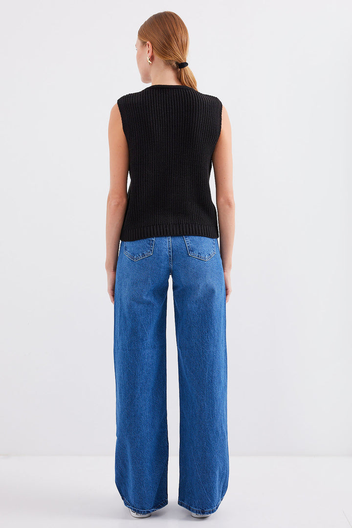 BGD Women Buttoned Short Knit Vest - Black - Salamanca