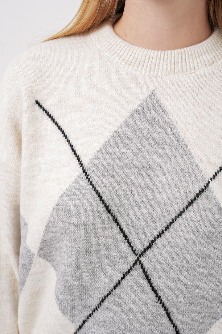 BGD Women Baklava Patterned Oversized Sweater - Gray - Harrogate