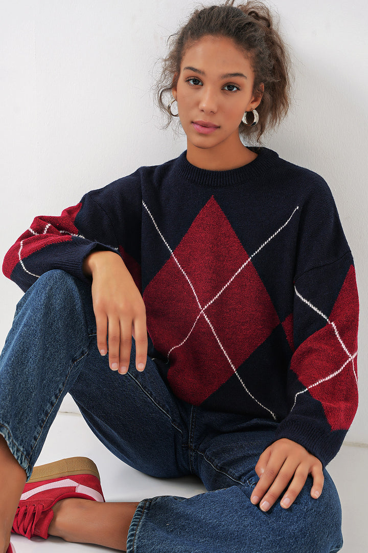 BGD Women Baklava Patterned Oversized Knit Sweater - Navy Blue - Tomelloso