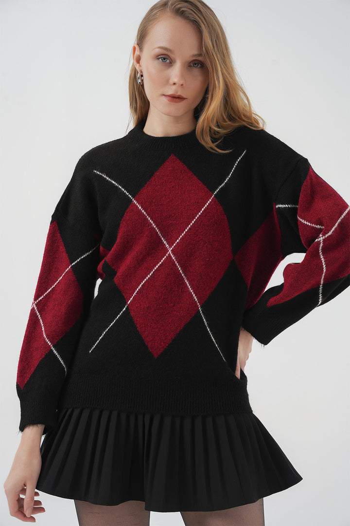 BGD Women Baklava Patterned Oversized Sweater - Dark Black - Grand Forks