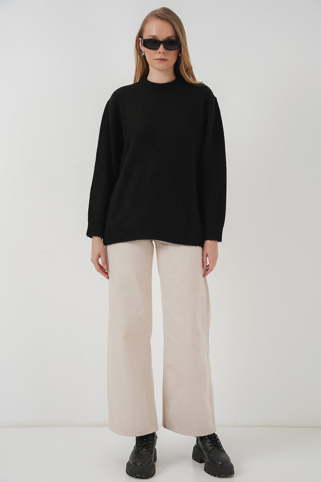 BGD Women Oversized Plain Black Sweater - Cottbus