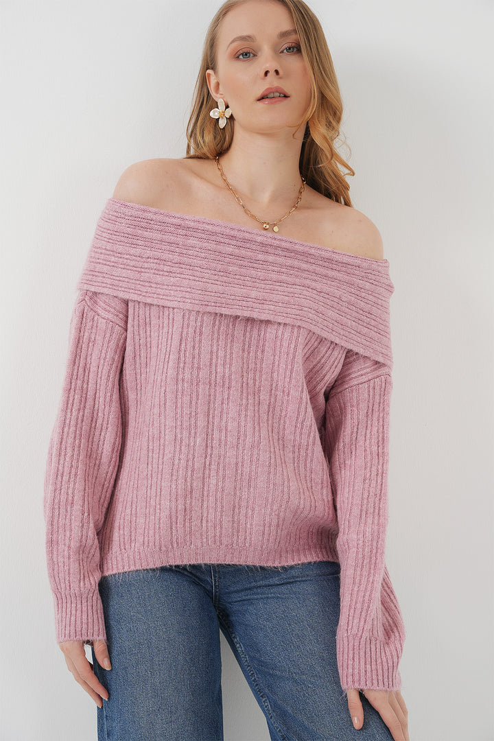 BGD Women Women's Off-Shoulder Oversized Sweater - Powder - Ixtaczoquitlán