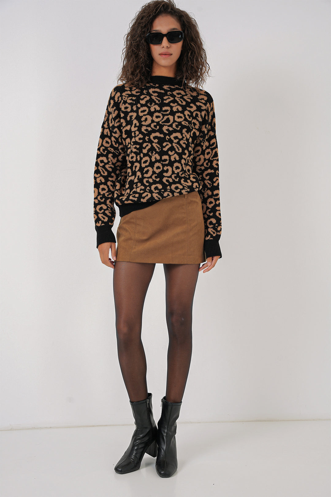 BGD Women Woman Patterned Oversized Sweater - Black - Tlaquepaque