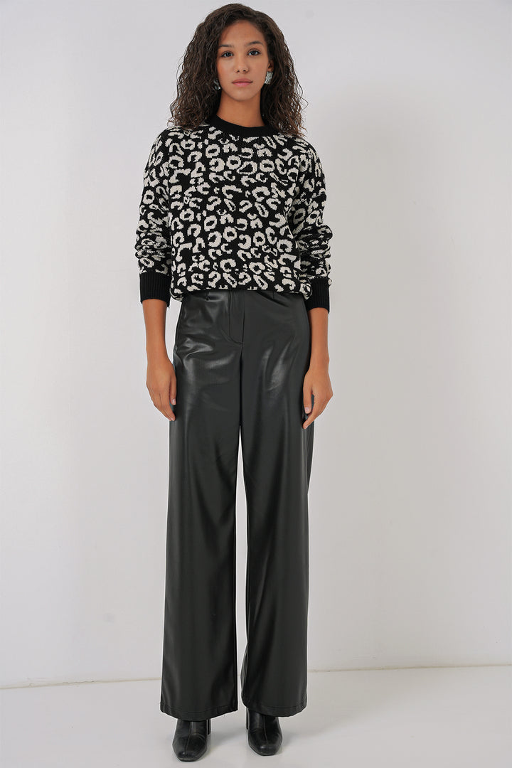 BGD Women Woman Patterned Oversized Sweater - Black - White - Placentia