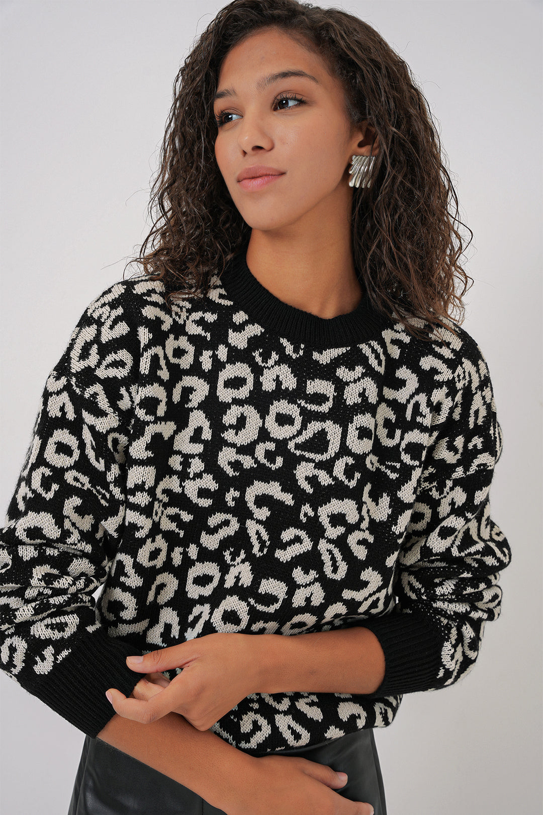 BGD Women Woman Patterned Oversized Sweater - Black - White - Placentia