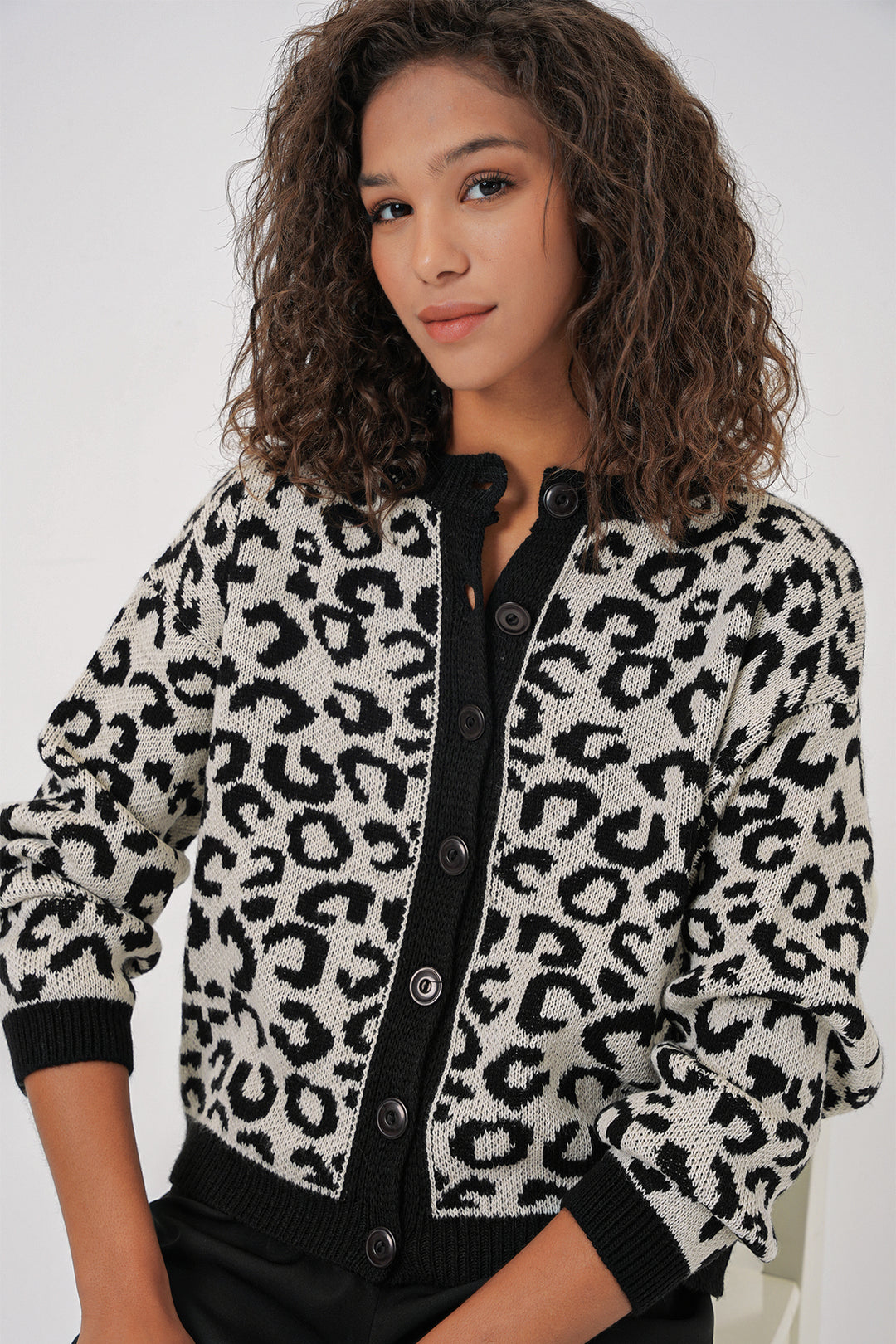 BGD Women Woman Patterned Knit Cardigan - White - Welling