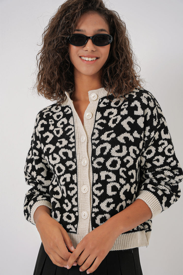 BGD Women Woman Patterned Knit Cardigan - Black - Narón