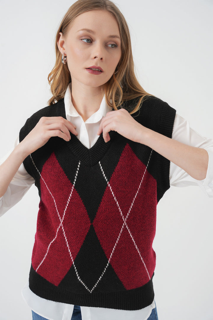 BGD Women V-Neck Sweater - Dark Black - San Luis