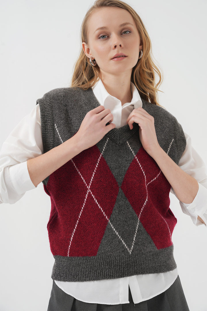 BGD Women V Neck Sweater - V. Anthracite - Papantla de Olarte