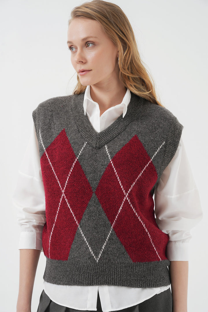 BGD Women V Neck Sweater - V. Anthracite - Papantla de Olarte