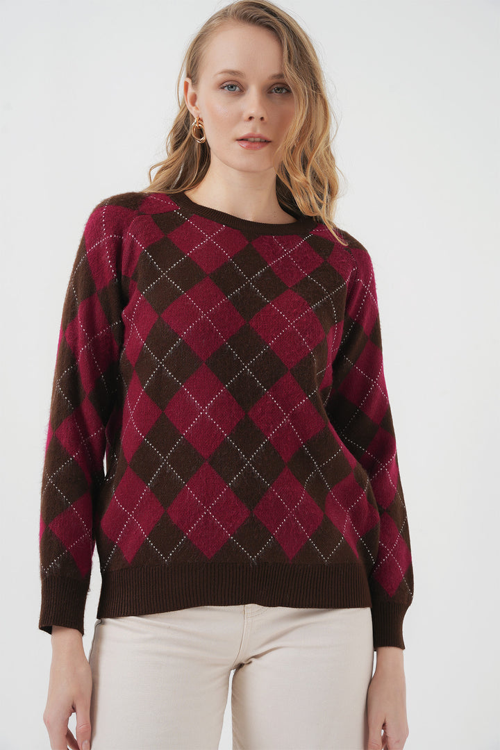BGD Women Baklava Pattern Sweater - Brown - Rio de Mouro