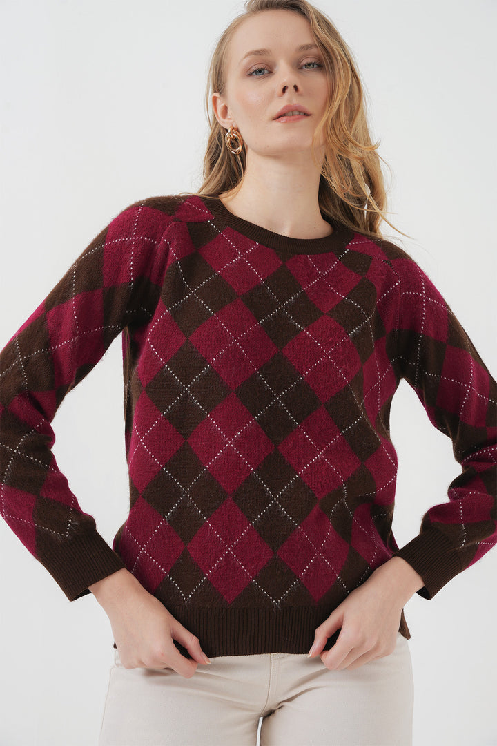 BGD Women Baklava Pattern Sweater - Brown - Rio de Mouro