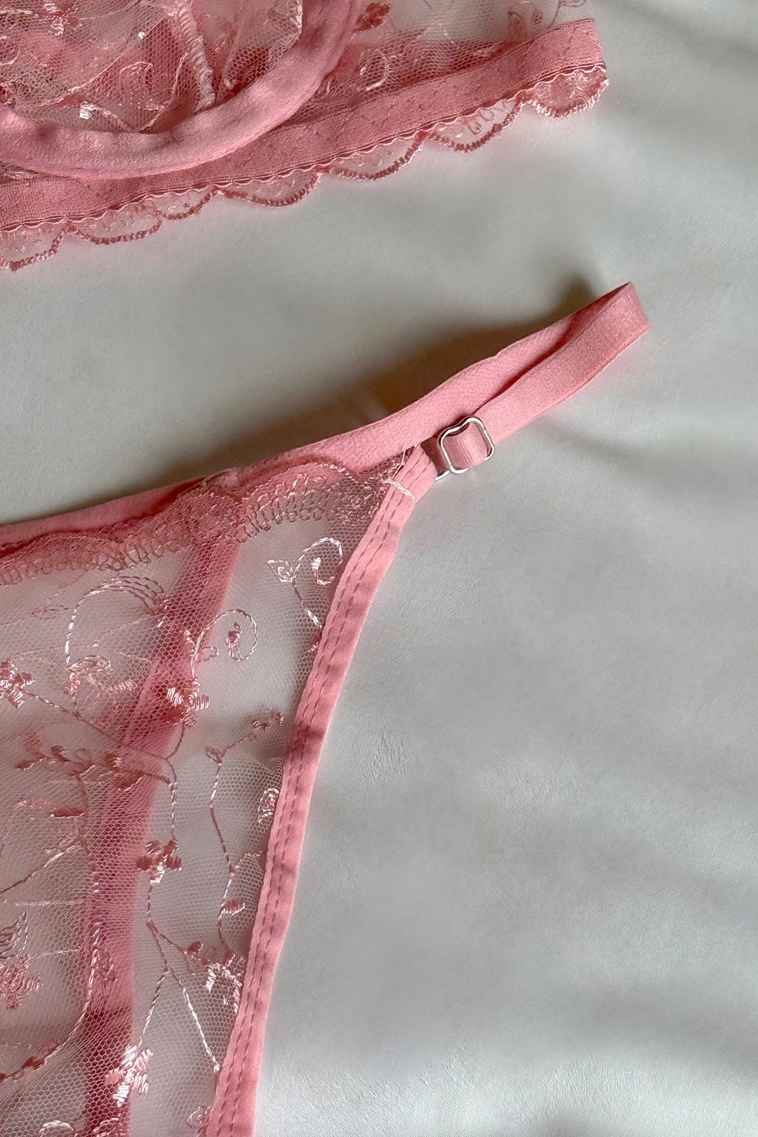 EYY Women Pembe Dantel Detaylı İç Çamaşırı - Tangancícuaro de Arista