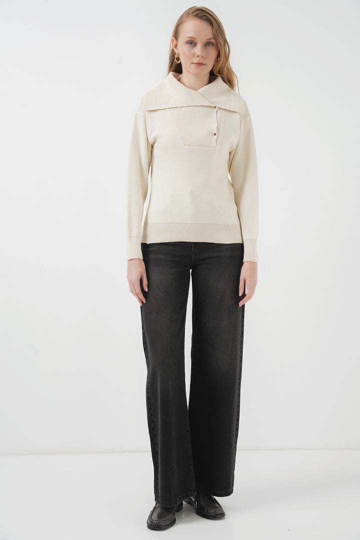 BGD Women Wide Neck Sweater - Cream - El Centro