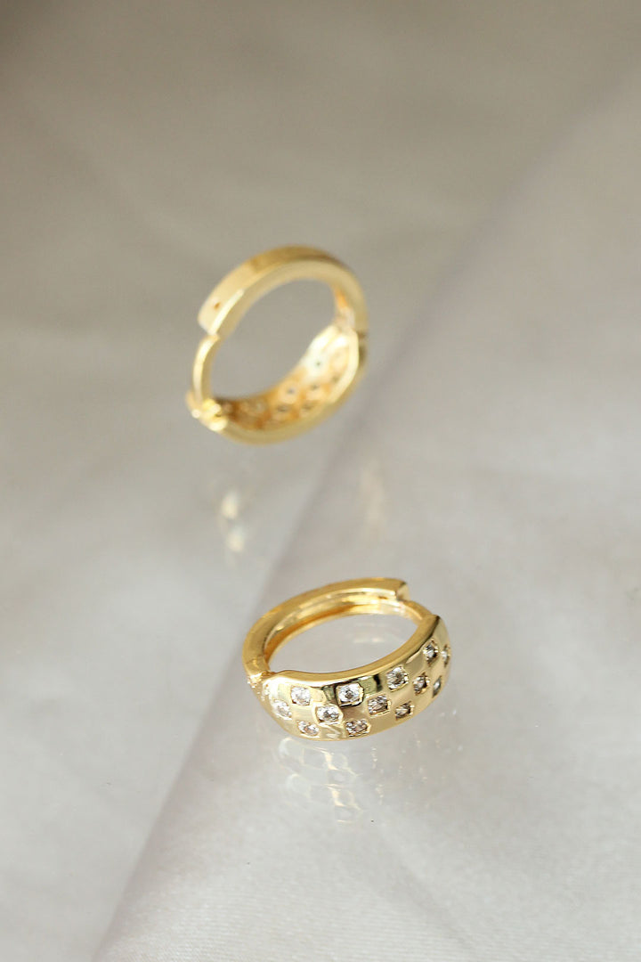 EBJ Gold Color Metal Minimal Ring Earring with Zircon Stone - Huelva