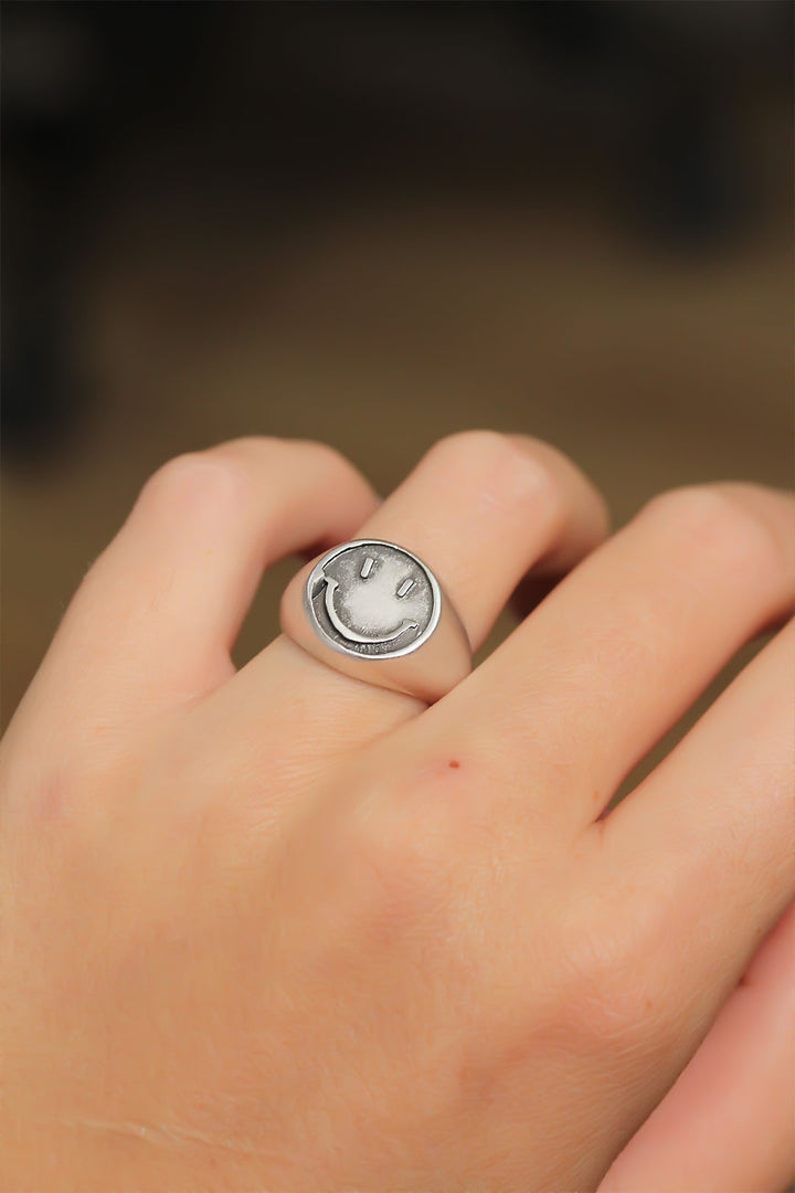 EBJ Adjustable Women's Ring with Authentic Emoji Design - Minatitlán