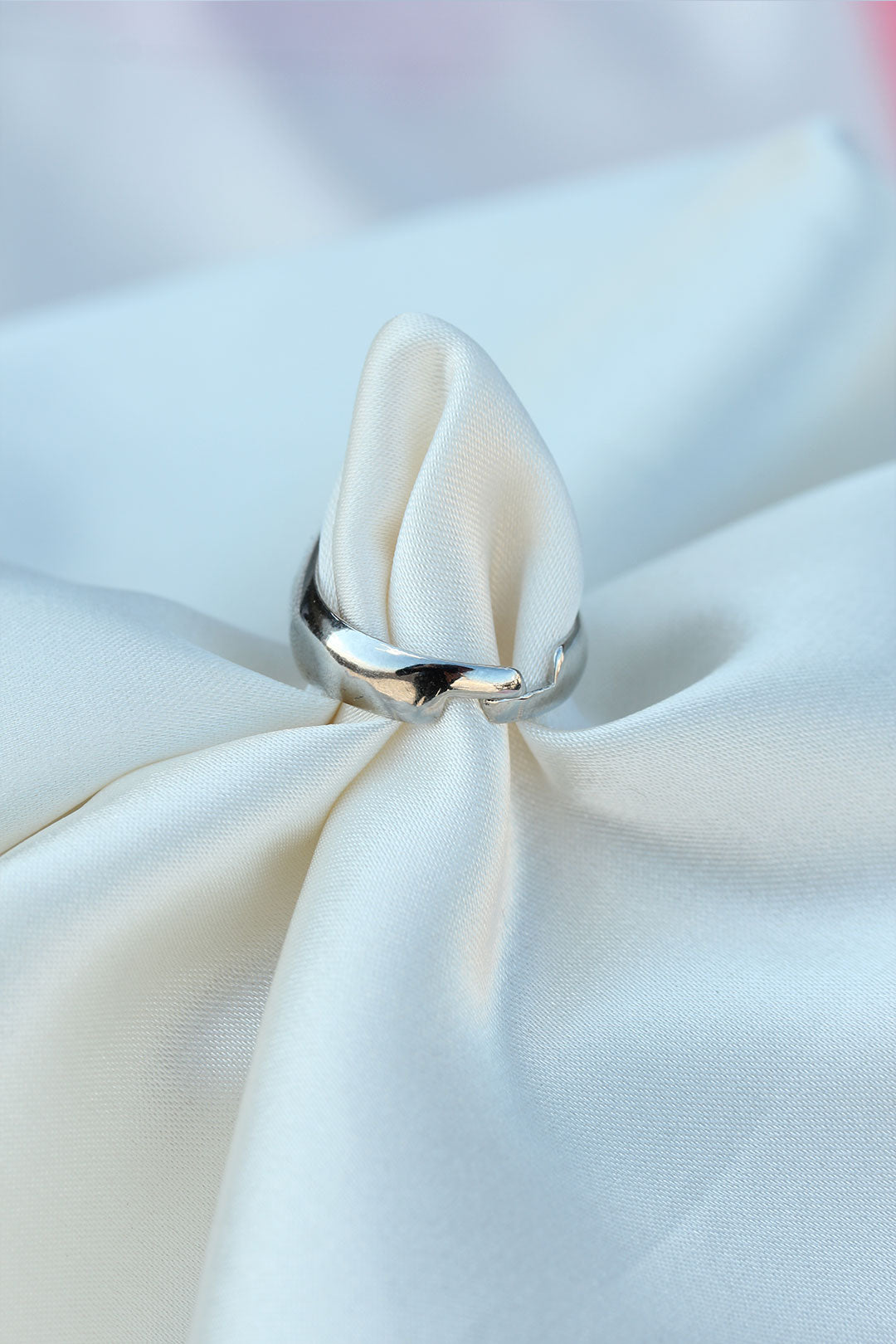 EBJ Silver Metal Adjustable Black Enamel Stone Clover Ring - Los Banos
