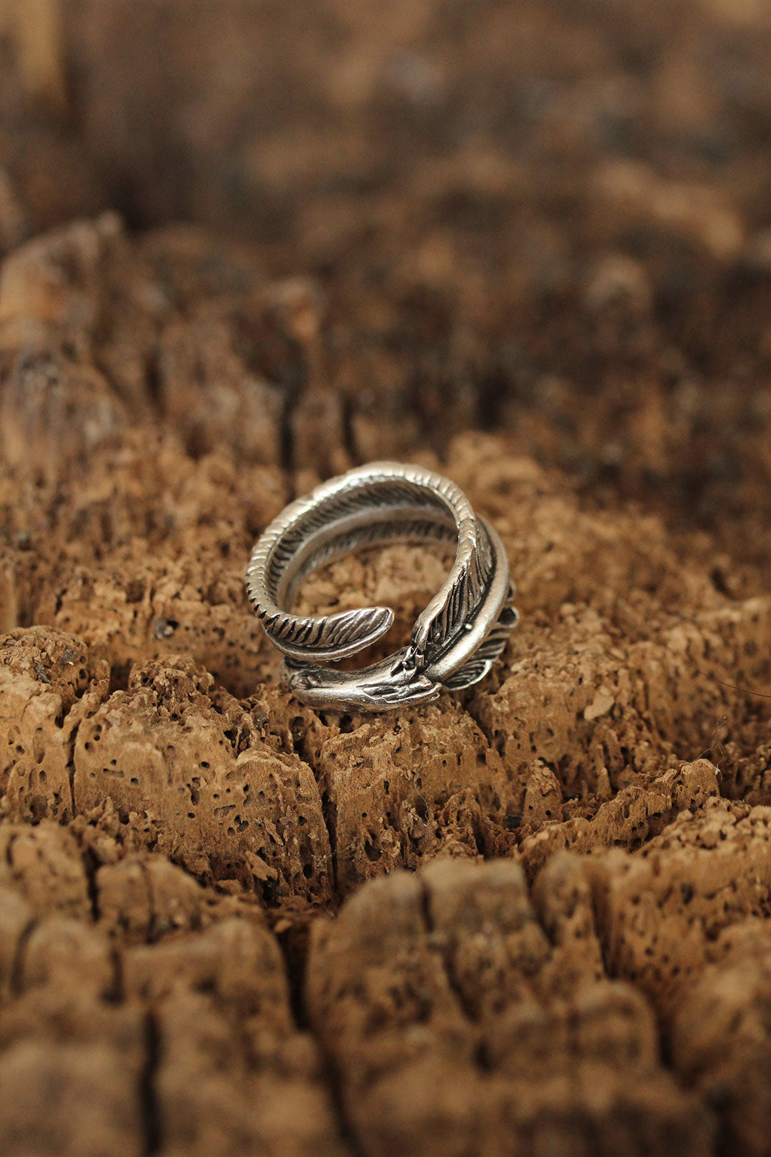 EBJ Leaf Model Eagle Detailed Adjustable Men's Ring - Salamanca