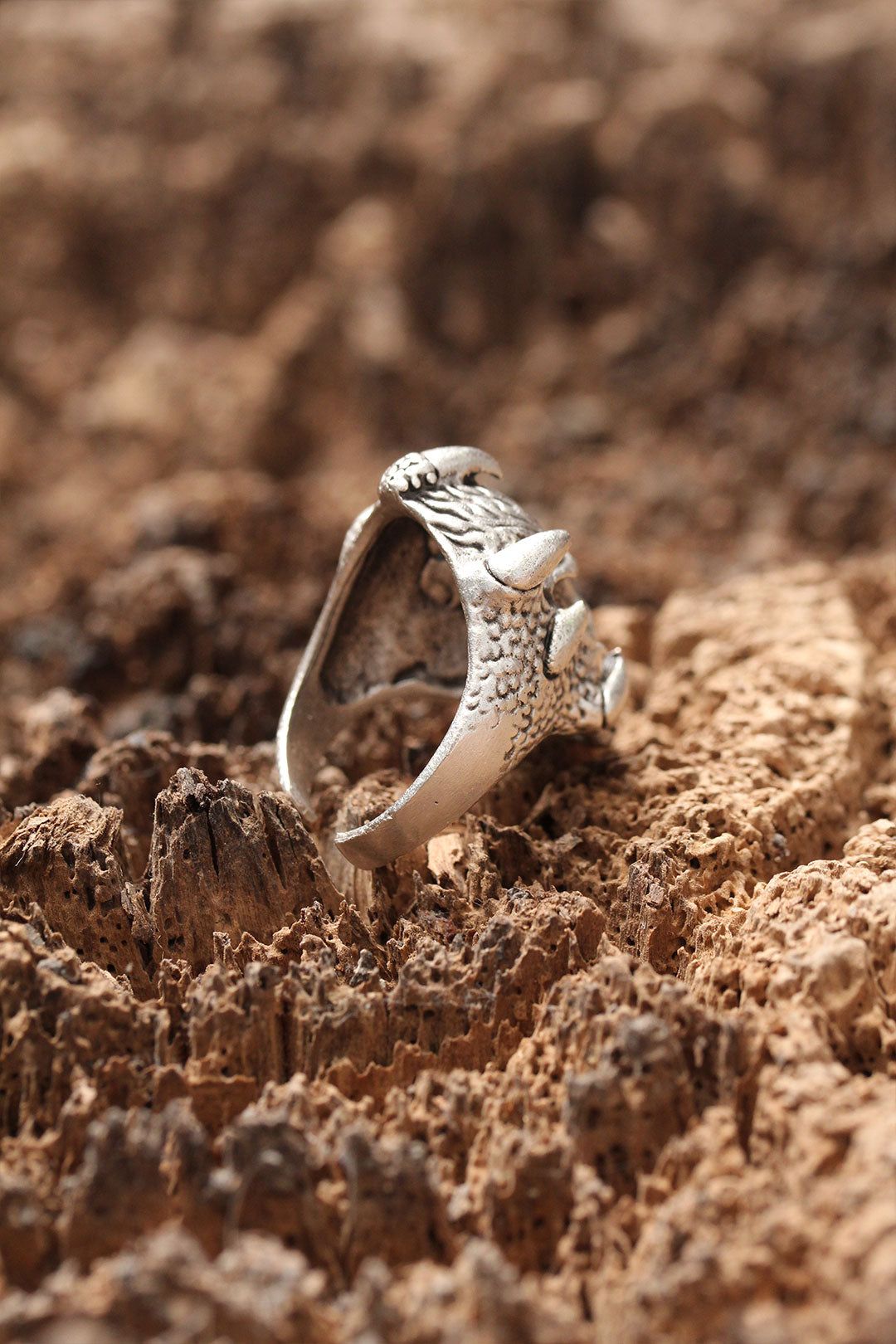 EBJ Adjustable Biker Ring with Claw Skull Figure - Sesimbra