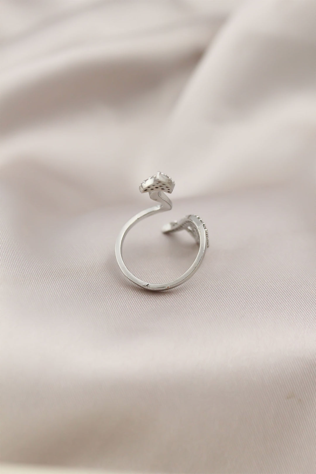 EBJ Silver Color Metal Arrow Design Zircon Stone Women's Ring - Palm Springs