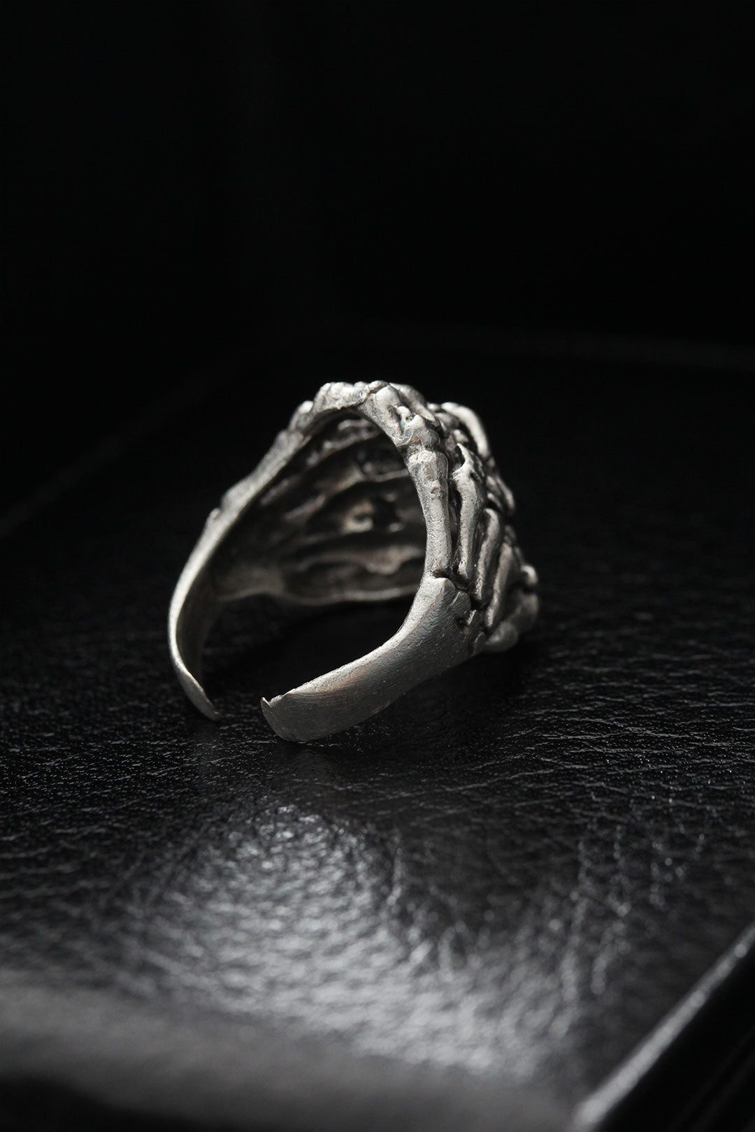 EBJ Adjustable Skeleton Hand Model Men's Ring - Lemgo