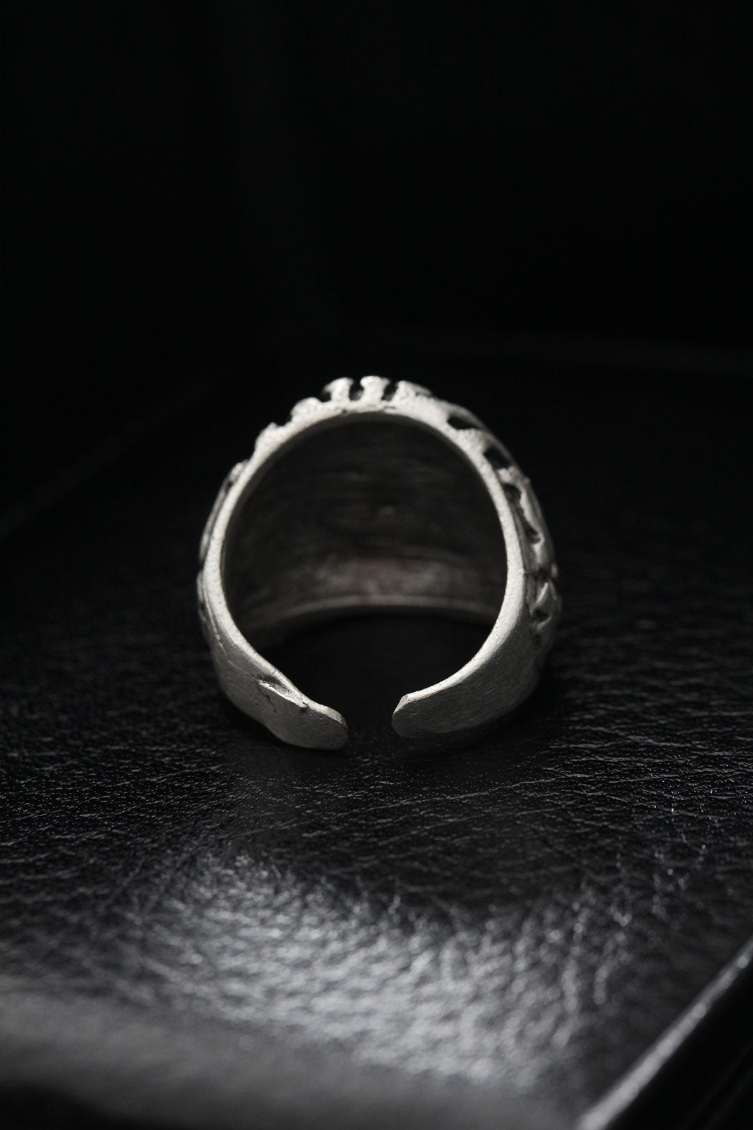 EBJ Adjustable Patterned Skull Model Men's Ring - Scarborough