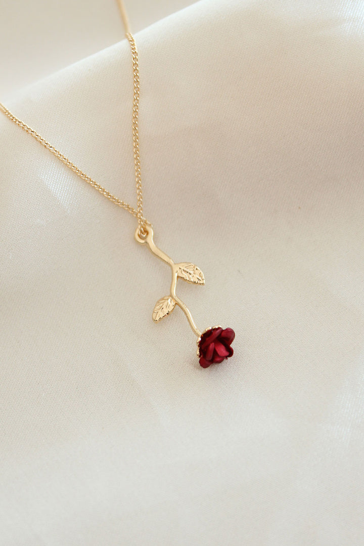 EBJ Necklace with Red Rose Figure - Águilas