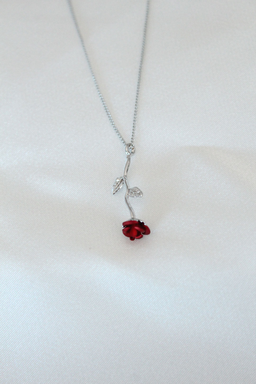EBJ Silver Plated Red Rose Figured Women's Necklace - La Vergne