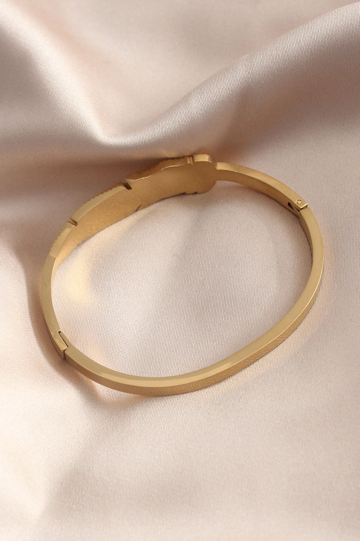 EBJ Gold Color Leaf Pattern Zircon Stone Detail Cuff Women's Bracelet - Lower Merion