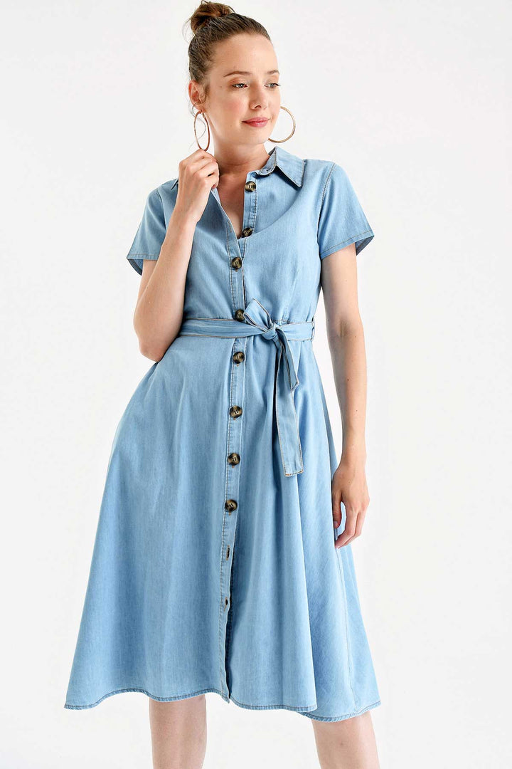 BGD Women BUTTONED WAIST BELT DENIM DRESS - Blue - Avondale