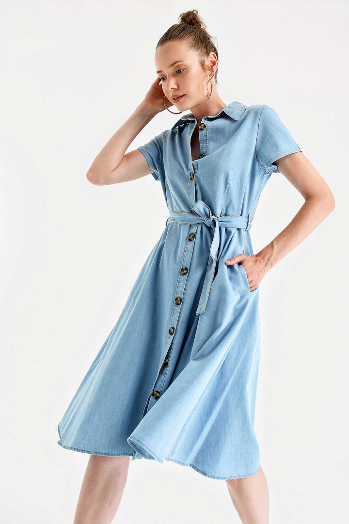 BGD Women BUTTONED WAIST BELT DENIM DRESS - Blue - Avondale