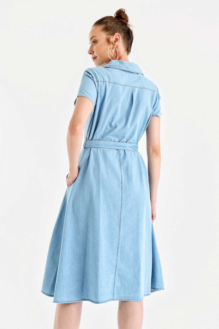 BGD Women BUTTONED WAIST BELT DENIM DRESS - Blue - Avondale