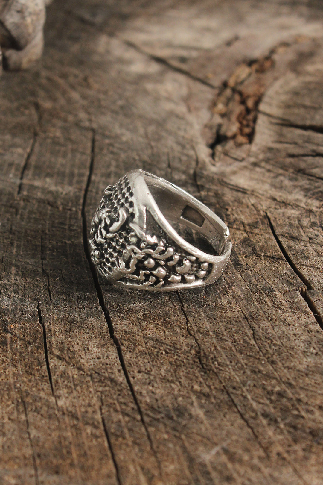 EBJ Antique Silver Color Scorpion Embroidery Adjustable Men's Ring - Mackay